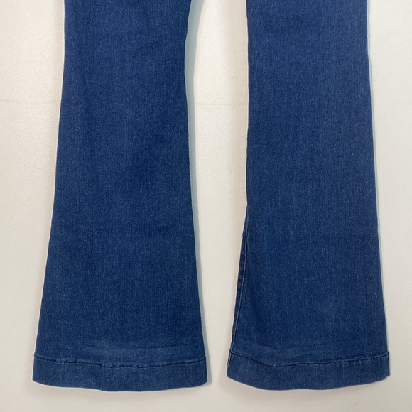 Stretch Flare Jeans with belt size large - Picture 8 of 11